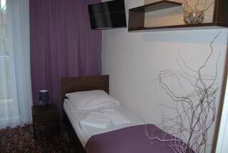 Отель Hotel w Dobieszkowie Стрыкув Двухместный номер эконом-класса с 2 отдельными кроватями-6